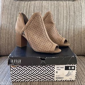 New A.N.A 6 Bootie Tiana Taupe Brown Ankle Open Toe Boot Sandal Shoe Pumps